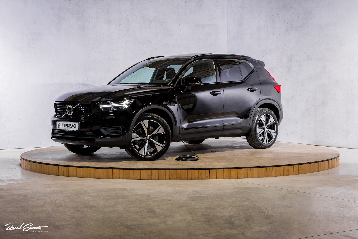 Volvo XC40 - 1.5 T4 Recharge R-Design | Adaptieve cruise | Panorama dak | 360 Camera | - AutoWereld.nl