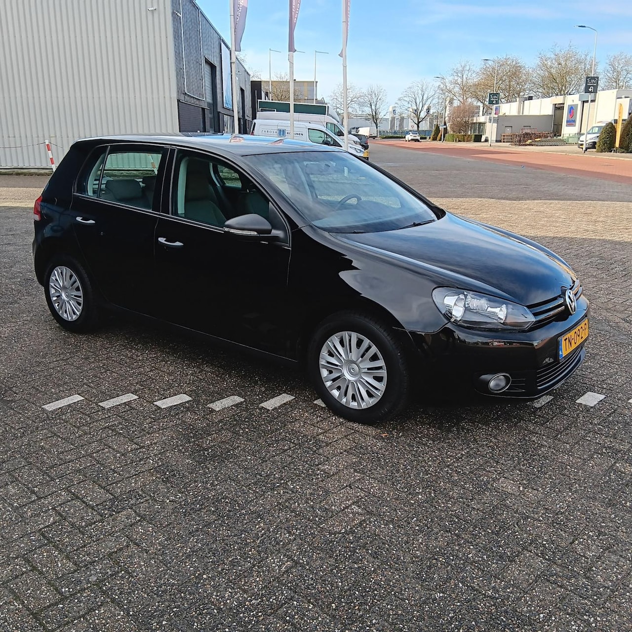 Volkswagen Golf - 1.2 TSI Highline BlueMotion 1.2 TSI Highline BlueMotion - AutoWereld.nl