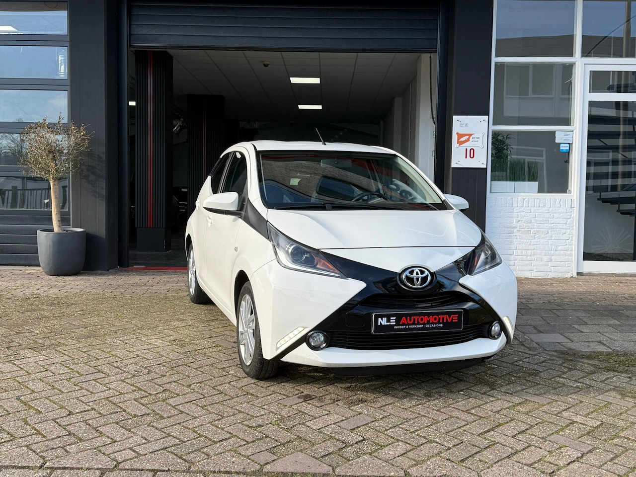 Toyota Aygo - 1.0 VVT-i x-play 1.0 VVT-i x-play - AutoWereld.nl