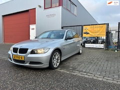 BMW 3-serie - 320i Graphite LEES TEKST VOL IN DE OPTIE