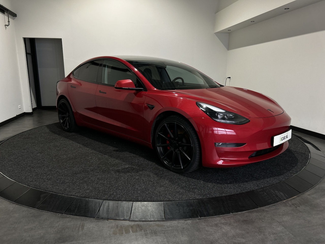 Tesla Model 3 - Performance AWD 75 kWh Topper | Super kleuren combi! | BTW Auto - AutoWereld.nl