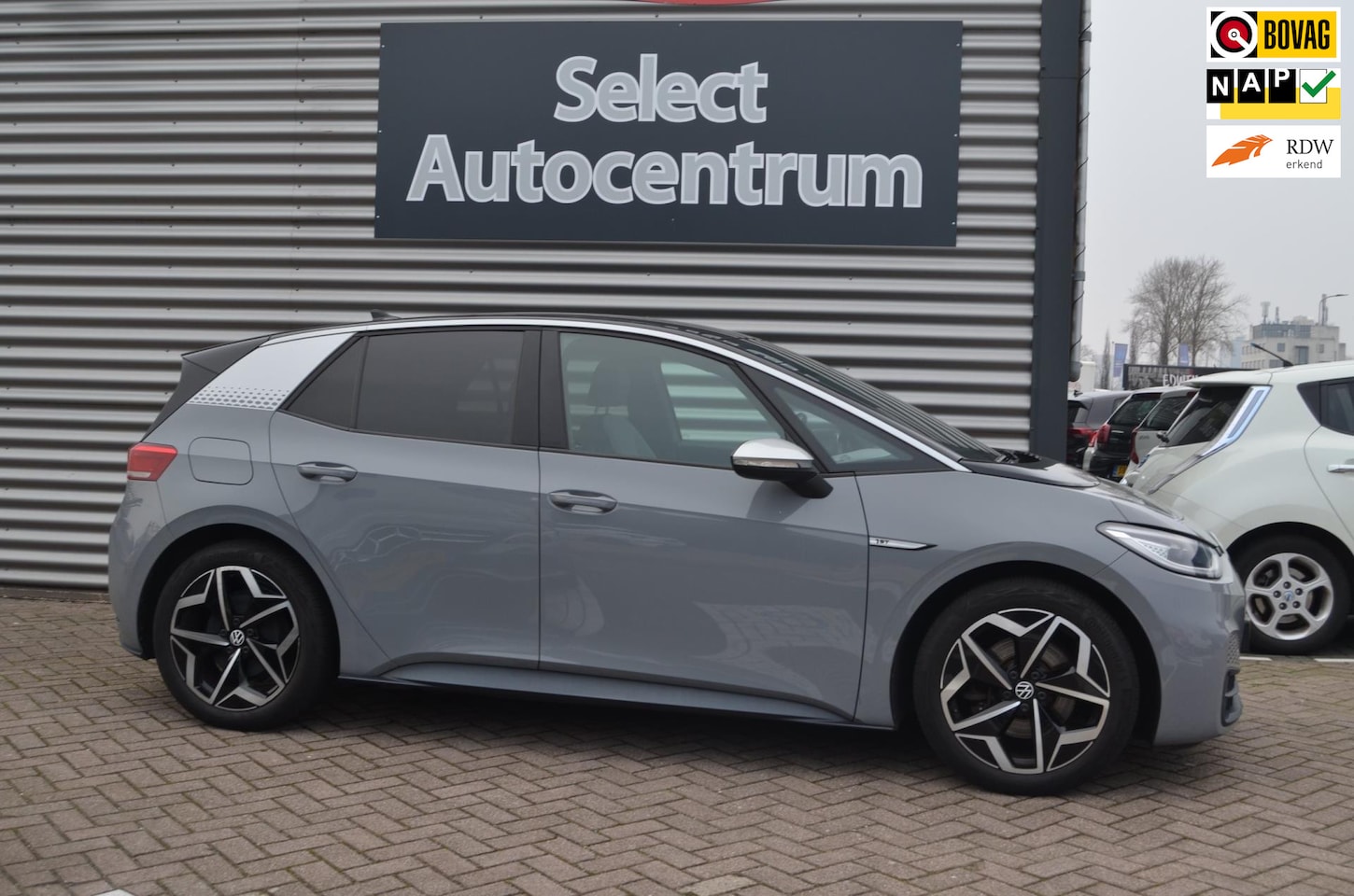 Volkswagen ID.3 - First Plus 58 kWh| NAVI|STOEL&STUUR VERW.|19INCH|PRO 150KW|NIEUWSTAAT| - AutoWereld.nl