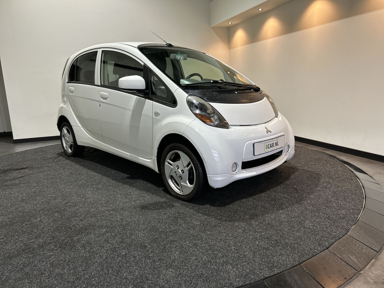 Mitsubishi i-MiEV - 4-peroons 16 kWh Compact | Lage kosten - AutoWereld.nl