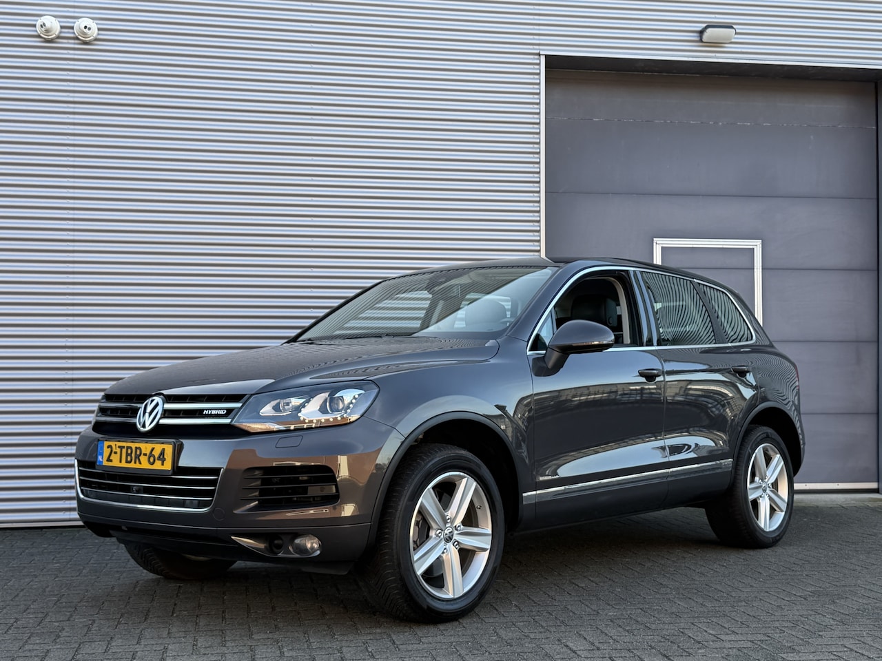 Volkswagen Touareg - 3.0 TSI Hybrid Highline I Aut. I Navi I Camera I Leder - AutoWereld.nl