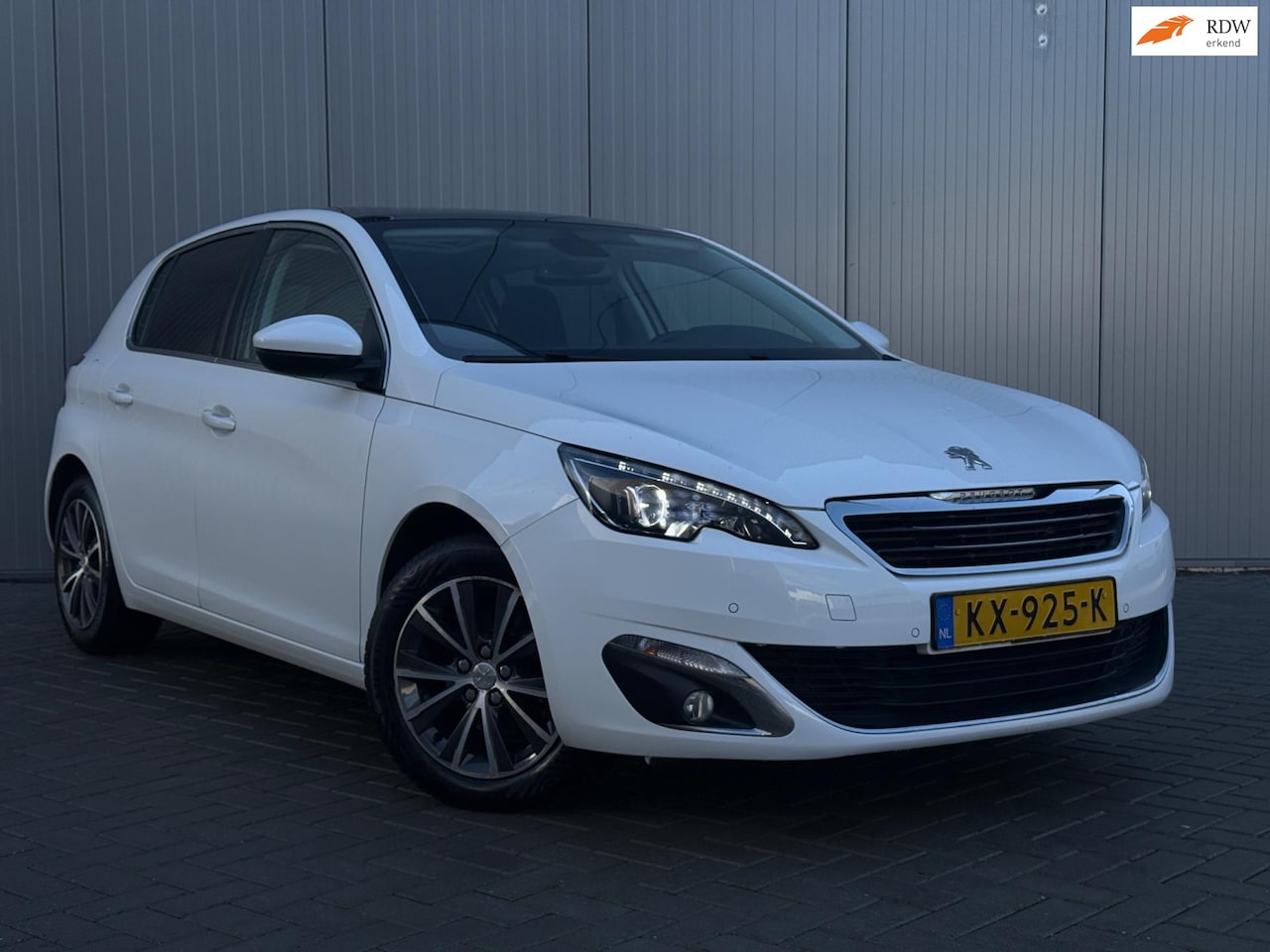 Peugeot 308 - 1.2 PureTech Blue Lease Premium 1.2 PureTech Blue Lease Premium - AutoWereld.nl