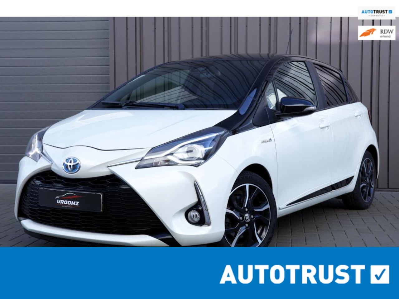 Toyota Yaris - 1.5 Hybrid Executive Bi-Tone Plus | Key Less | Camera | CarPlay draadloos | Fabrieksgarant - AutoWereld.nl