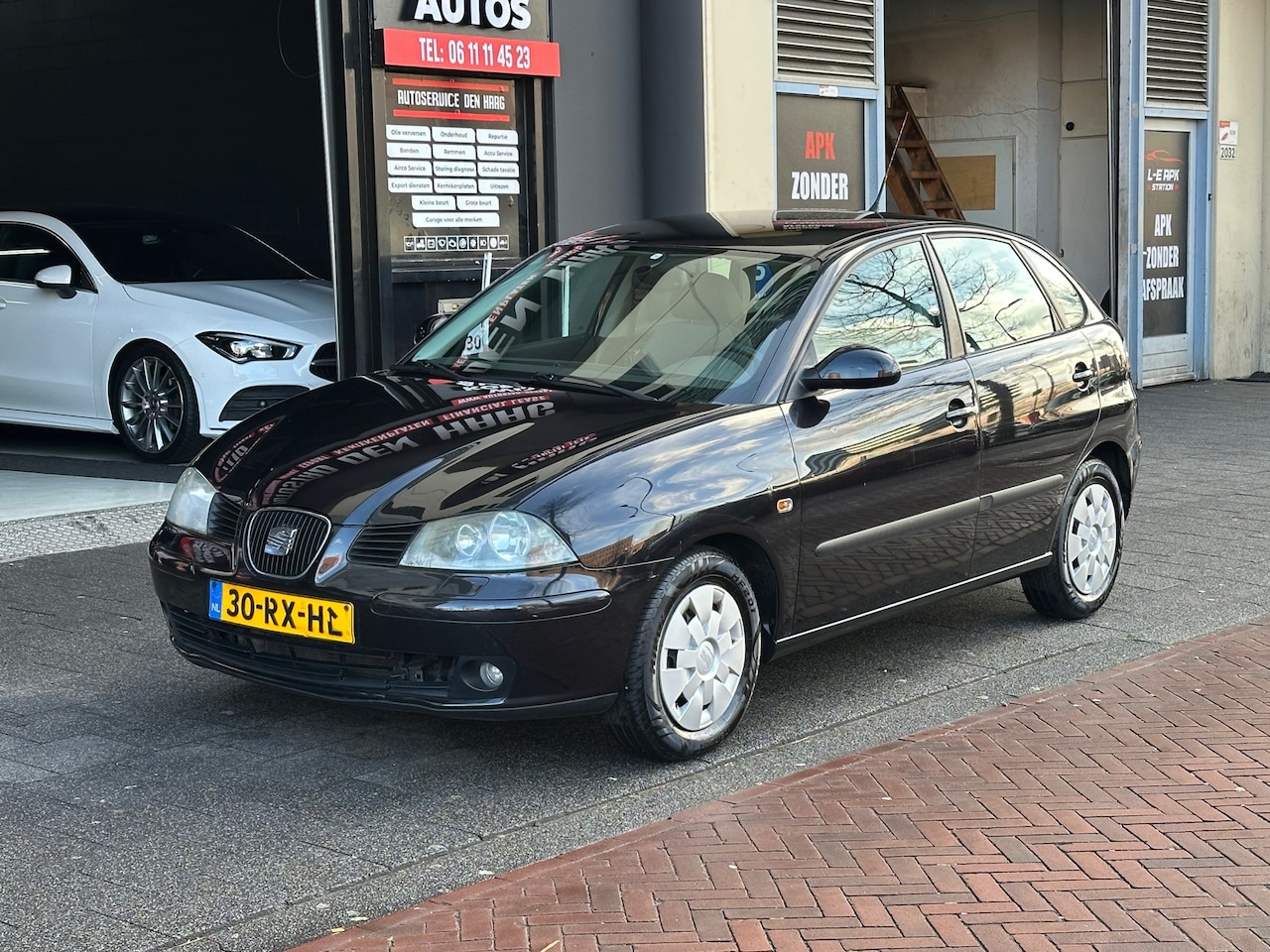 SEAT Ibiza - 1.4-16V Stylance 5 Deurs Automaat Clima PDC Stoelverwarming - AutoWereld.nl