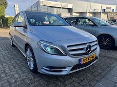 Mercedes-Benz B-klasse - 180 Ambition AUTOMAAT, PANODAK, Xenon