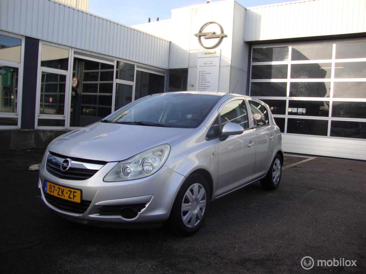 Opel Corsa - 1.2-16V met APK tot 15-12-2026 , let op km stand onlogisch daarom deze prijs - AutoWereld.nl