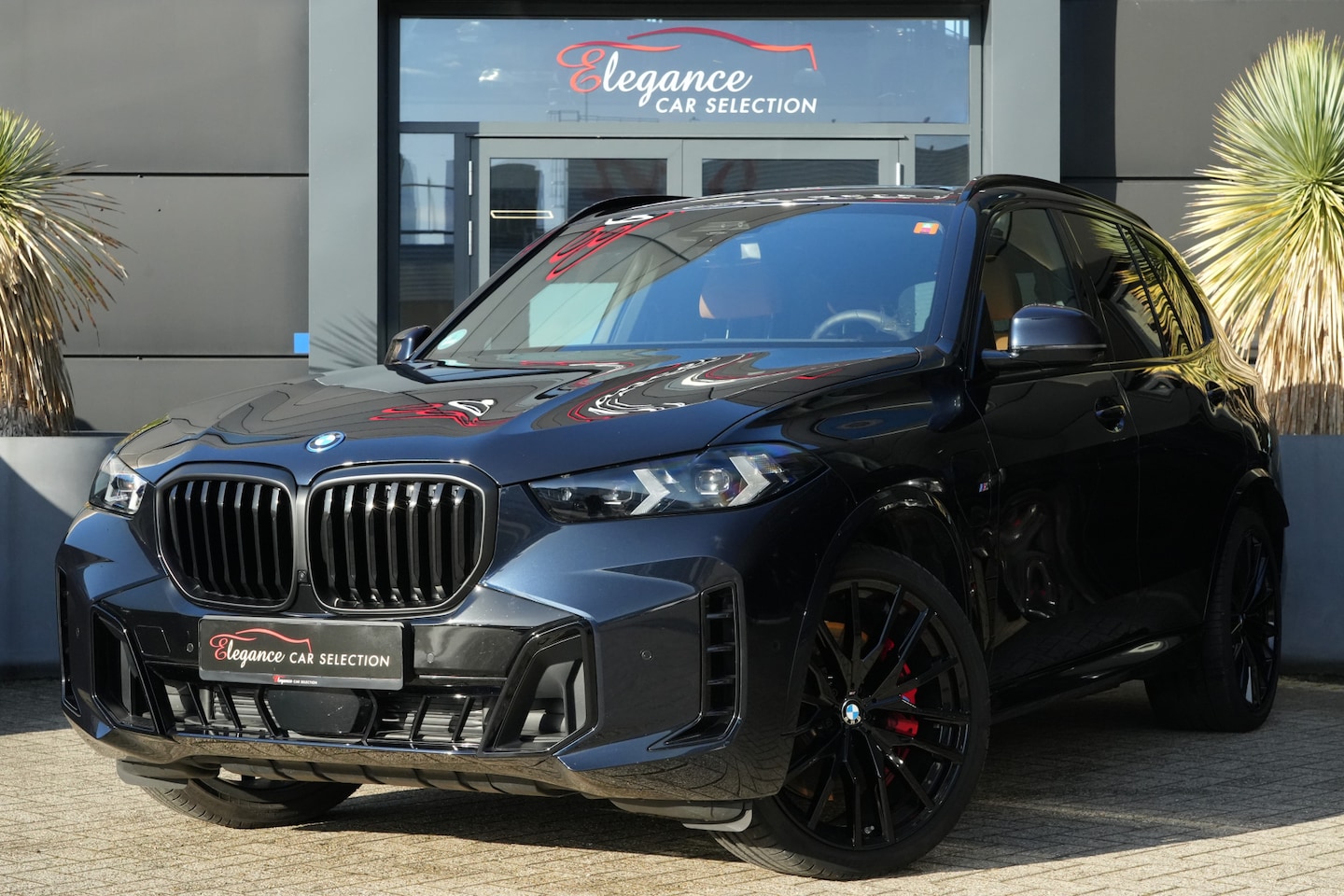BMW X5 - xDrive50e M Sport 490pk Panoramadak/AR/HUD/Trekhaak - AutoWereld.nl