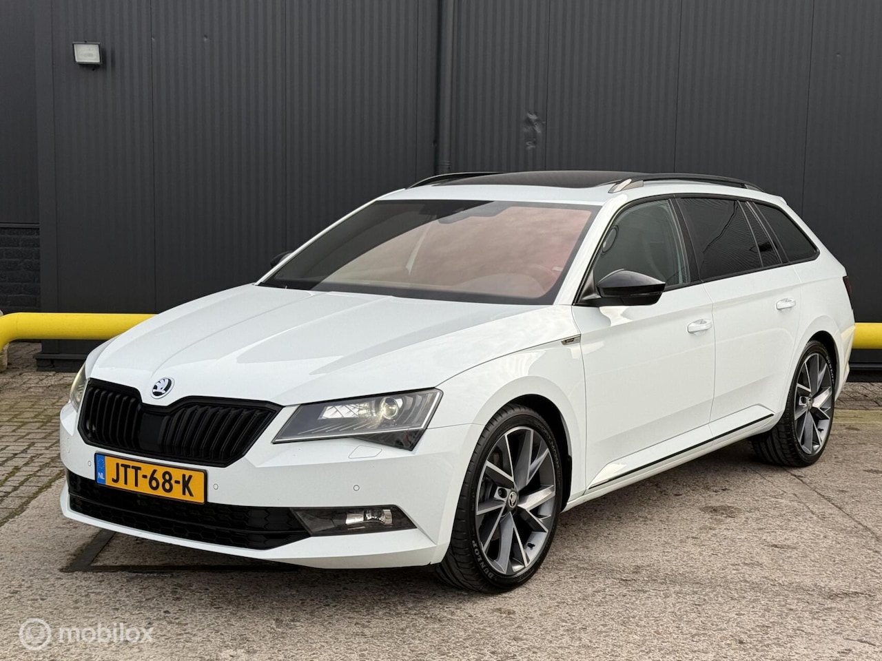 Skoda Superb Combi - 2.0 TDI Sportline | PANO | Automaat | Trekhaak - AutoWereld.nl