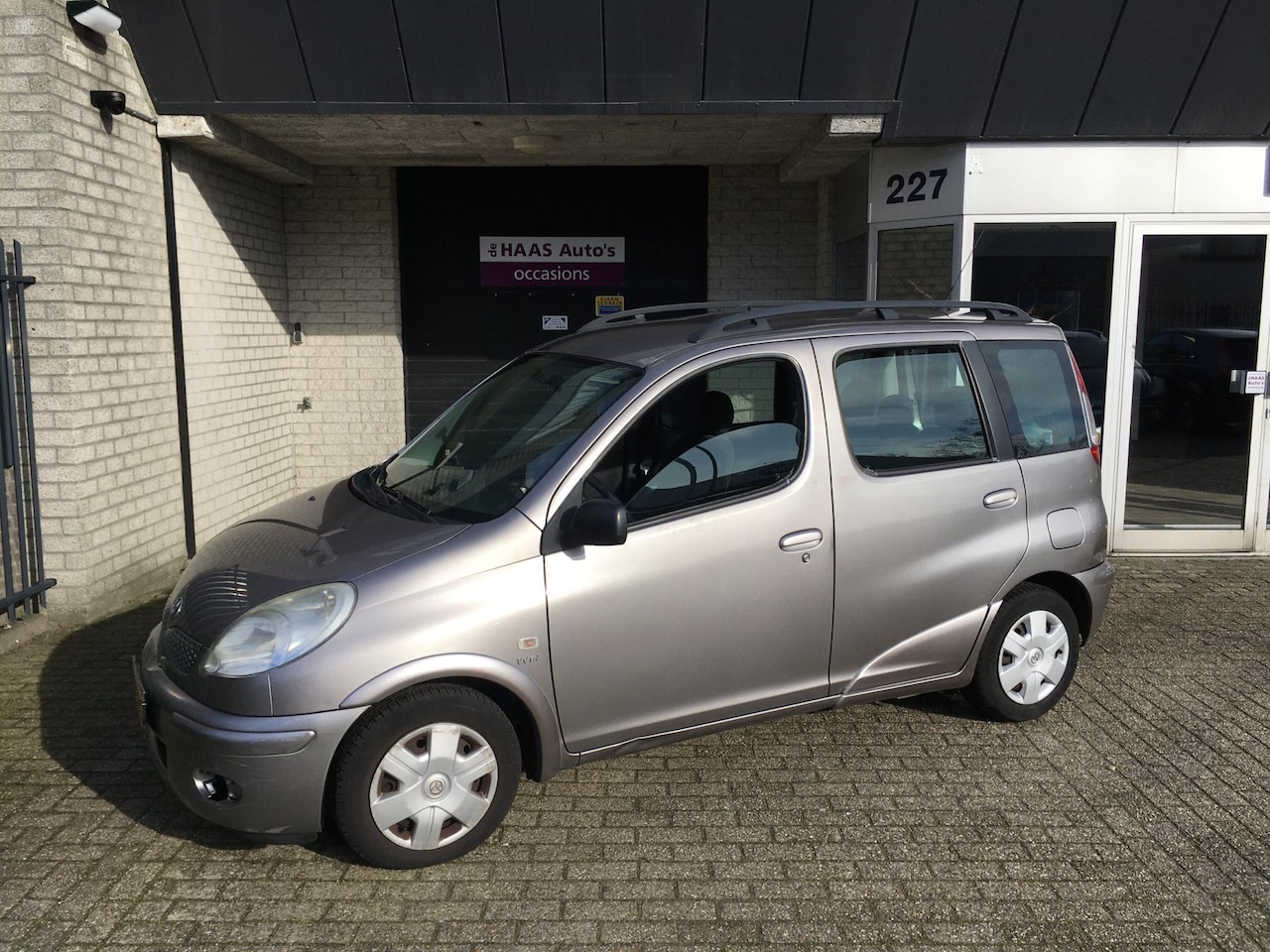 Toyota Yaris Verso - 1.3 VVT-i Sol / APK FEBRUARI 2027 / AIRCO / AUTOMATIC / METALLIC / - AutoWereld.nl