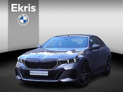 BMW 5-serie - Sedan 530e M Sportpakket Pro | Trekhaak met elektrisch wegklapbare kogel | Bowers & Wilkin