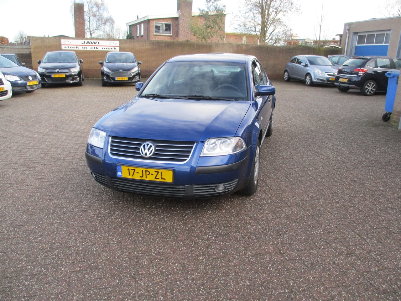 Volkswagen Passat - 2.0 Comfortline - AutoWereld.nl