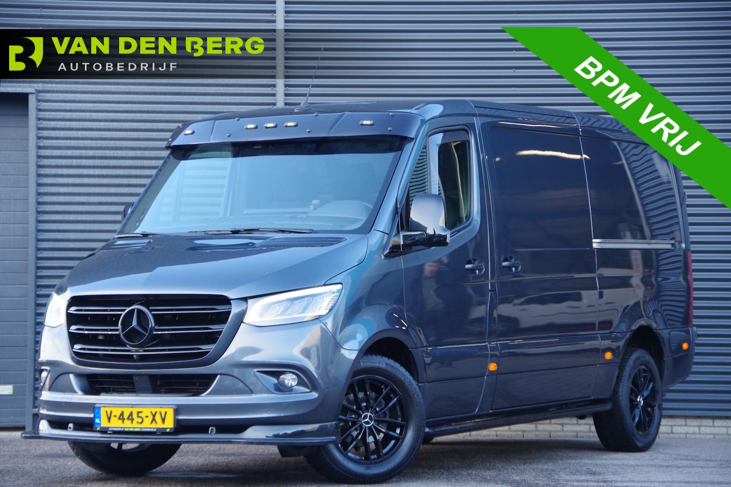 Mercedes-Benz Sprinter - 319 3.0 CDI V6 L2H1 AUT. LED, 2X SCHUIFDEUR, 3.5T TREKHAAK, MBUX 10'', 360 CAMERA, STOELVE - AutoWereld.nl