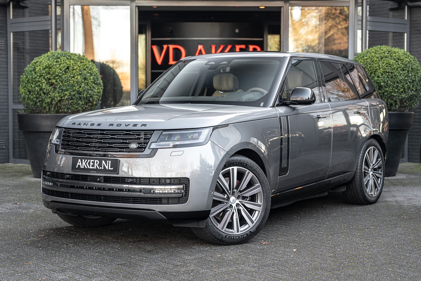 Land Rover Range Rover - LANDROVER P550e Autobiography | 4WSturing | 4x Elek. Stoel | Meridian Signature Sound - AutoWereld.nl