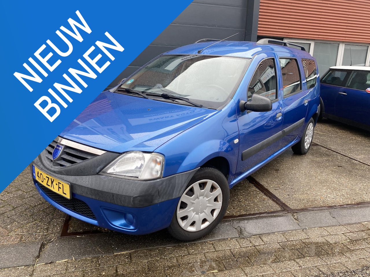 Dacia Logan MCV - 1.6 Ambiance 7p. 7 Persoons | Airco | All-Season Banden | Dakrailing | Dakdragers | Radio/ - AutoWereld.nl