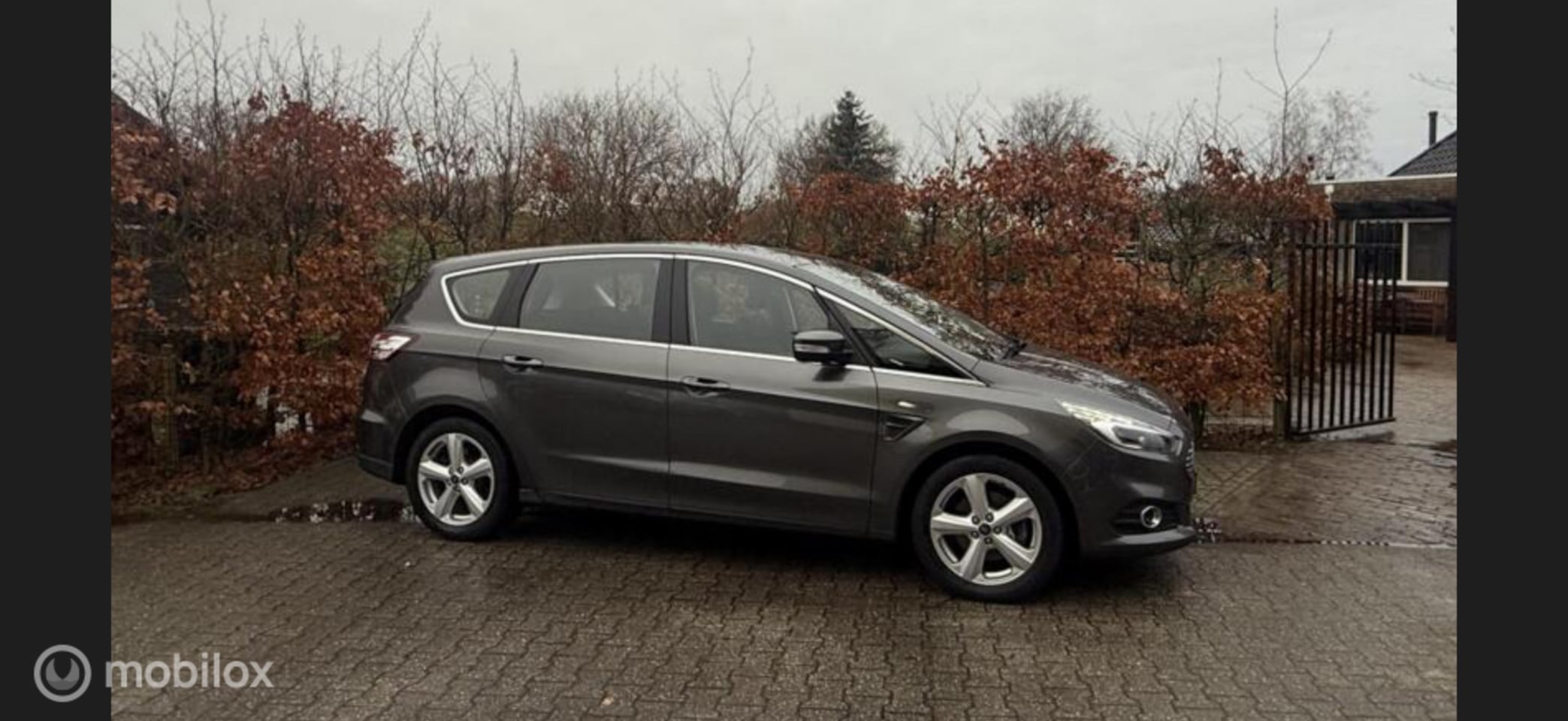 Ford S-Max - 1.5 Titanium Led / Panoramadak / Navigatie 2e eigenaar - AutoWereld.nl