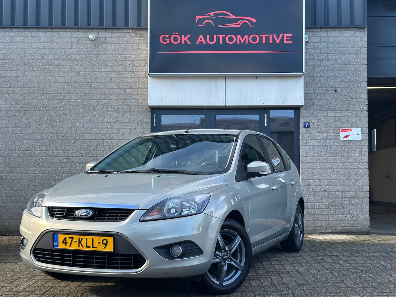 Ford Focus - 1.8 Limited / PDC / Navi / NAP / Voorruit verwarming / 2De Eigenaar / LM Velgen - AutoWereld.nl