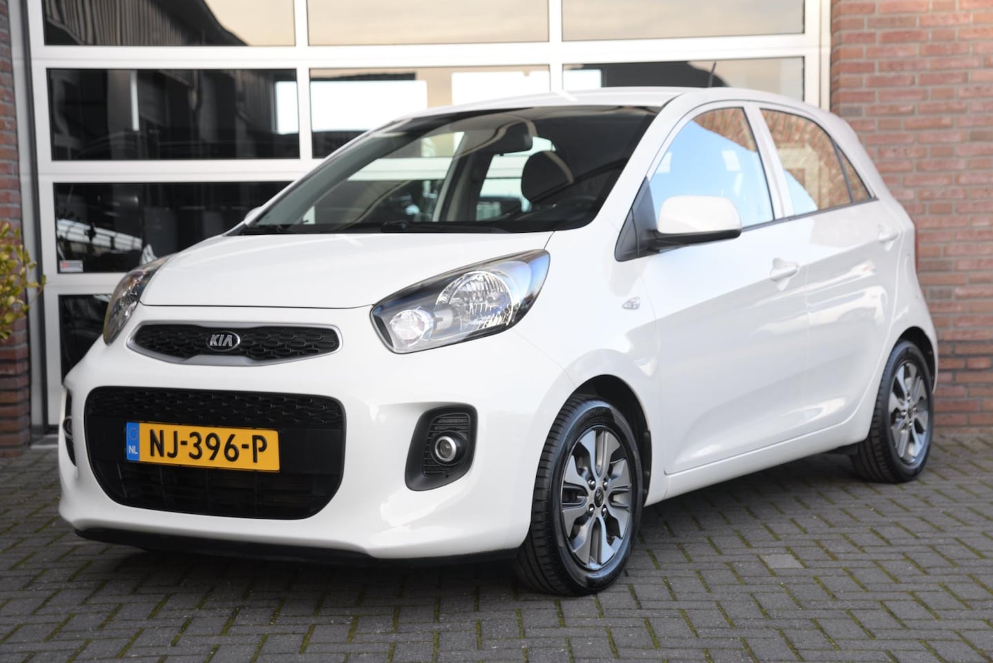 Kia Picanto - 1.0 CVVT | Navigatie | Camera | Lichtmetaal | Orig. NL | - AutoWereld.nl