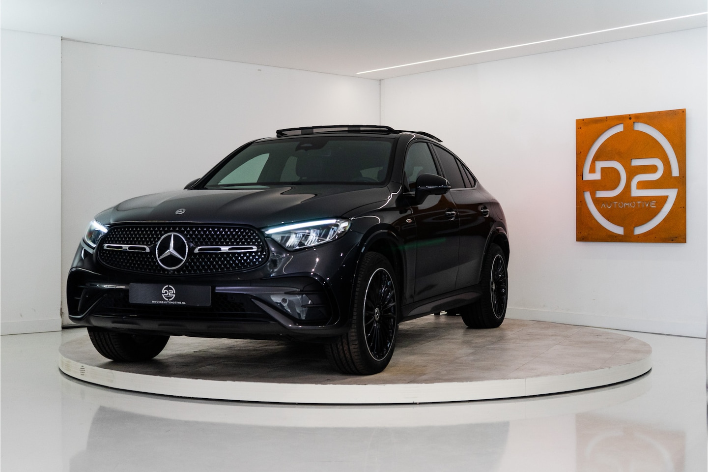 Mercedes-Benz GLC-klasse Coupé - 300e 4MATIC AMG 313PK | Pano | Sfeer | Night | Burmester | 360 | Fabrieksgarantie - AutoWereld.nl