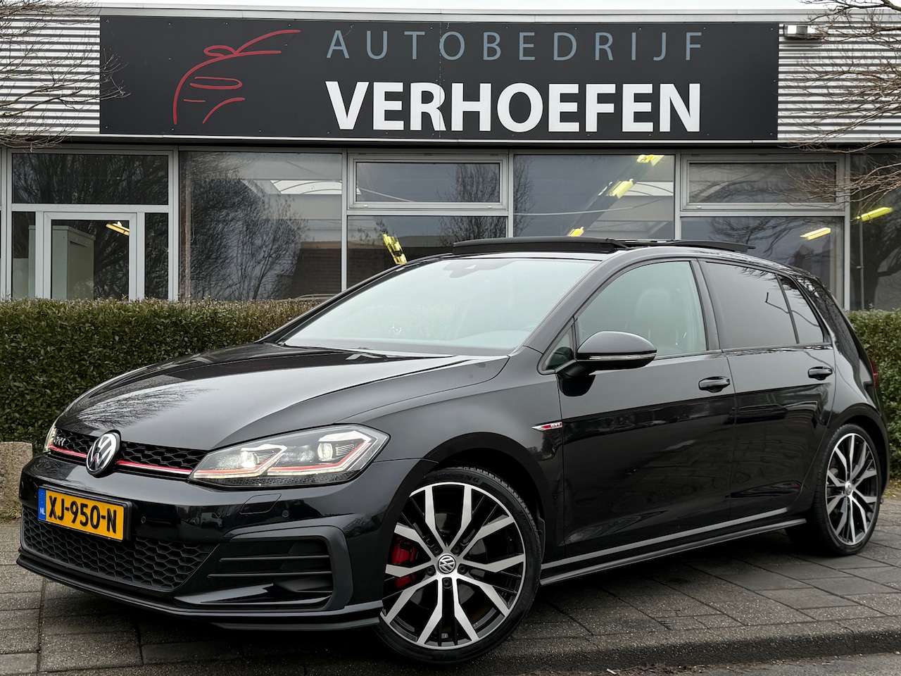 Volkswagen Golf - 2.0 TSI GTI Performance - PANORAMADAK - STOEL VERW - ADAPTIVE CRUISE - VOL ONDERHOUD ! - AutoWereld.nl