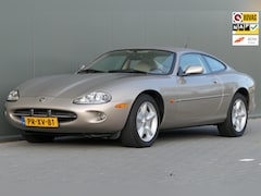 Jaguar XK8 - 4.0 V8 Coupé NAP 66.000km Uniek Youngtimer Stoelverwarming