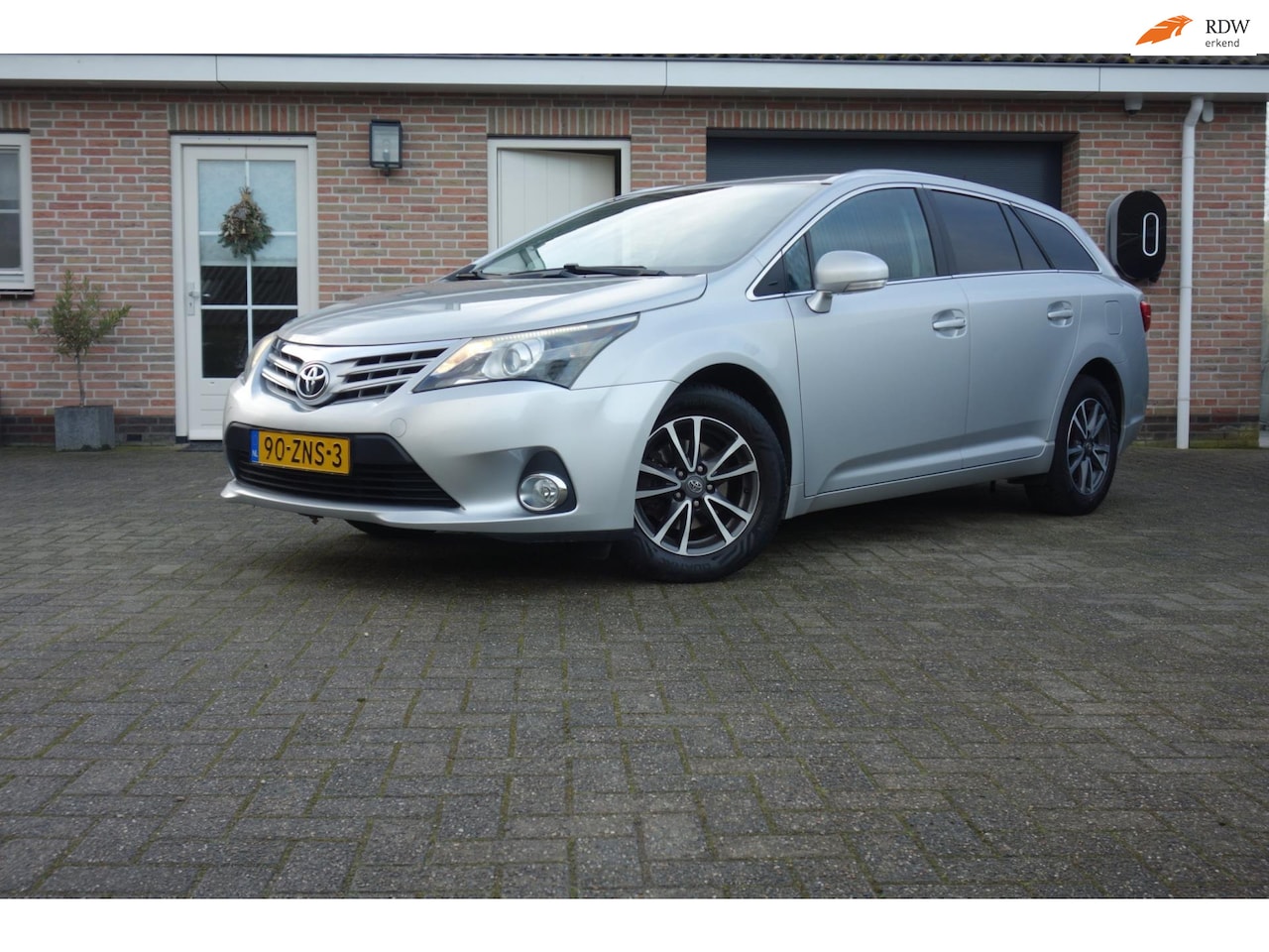 Toyota Avensis Wagon - 1.8 VVTi Business dealer onderhouden - AutoWereld.nl
