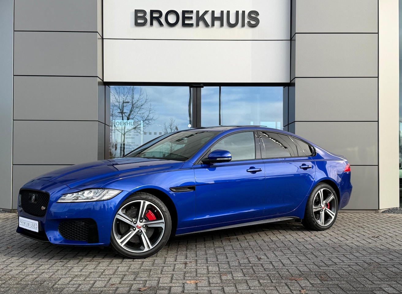 Jaguar XF - 3.0 S V6 | Pano | ACC | Black Pack | Cold Climate | El. trekhaak | Quicksilver uitlaat | U - AutoWereld.nl