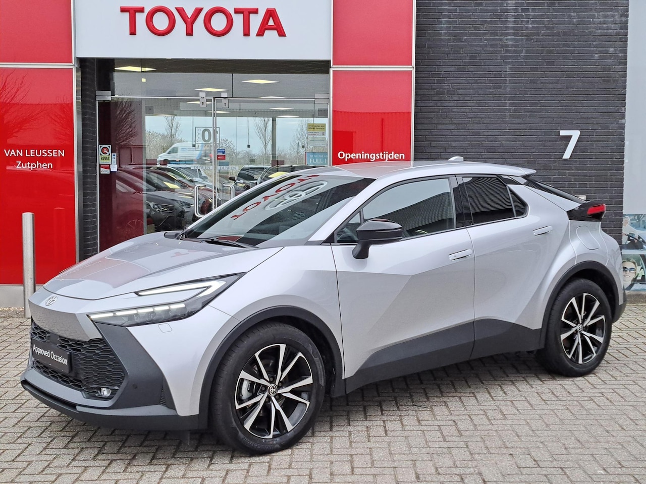 Toyota C-HR - 1.8 Hybrid 140 First Edition NAVIGATIE STOEL/STUUR VERWARMING ELEK. ACHTERKLEP DRAADLOOS T - AutoWereld.nl