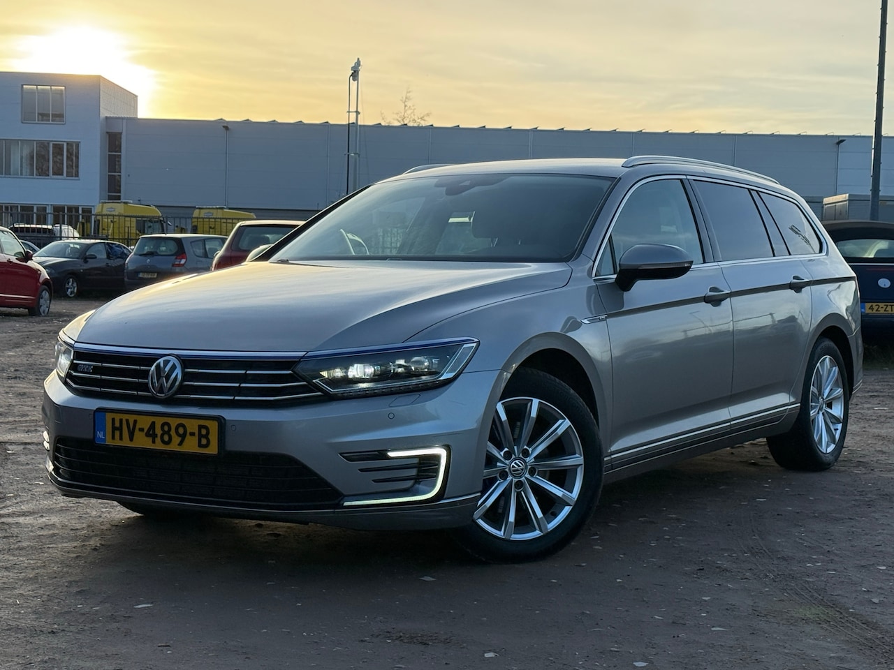 Volkswagen Passat Variant - 1.4 TSI GTE Highline/LED/LANE ASSIST/LEDER - AutoWereld.nl