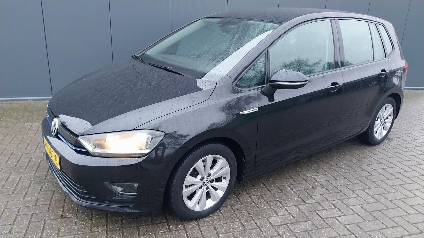 Volkswagen Golf Sportsvan - 1.0 TSI //AUTOMAAT !!!!//NAVI//CLIMA//PDC - AutoWereld.nl
