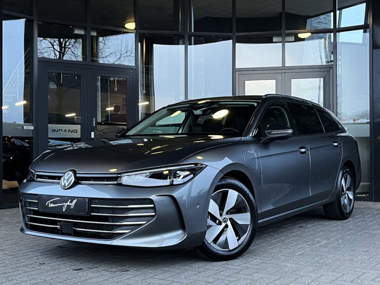 Volkswagen Passat - 1.5 TSI EHYBRID 150 KW BUSINESS - TREKH. - AutoWereld.nl
