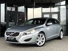 Volvo V60 - 2.0 T5 SUMMUM AUT. - LEDER - NAVI - ORG. NL