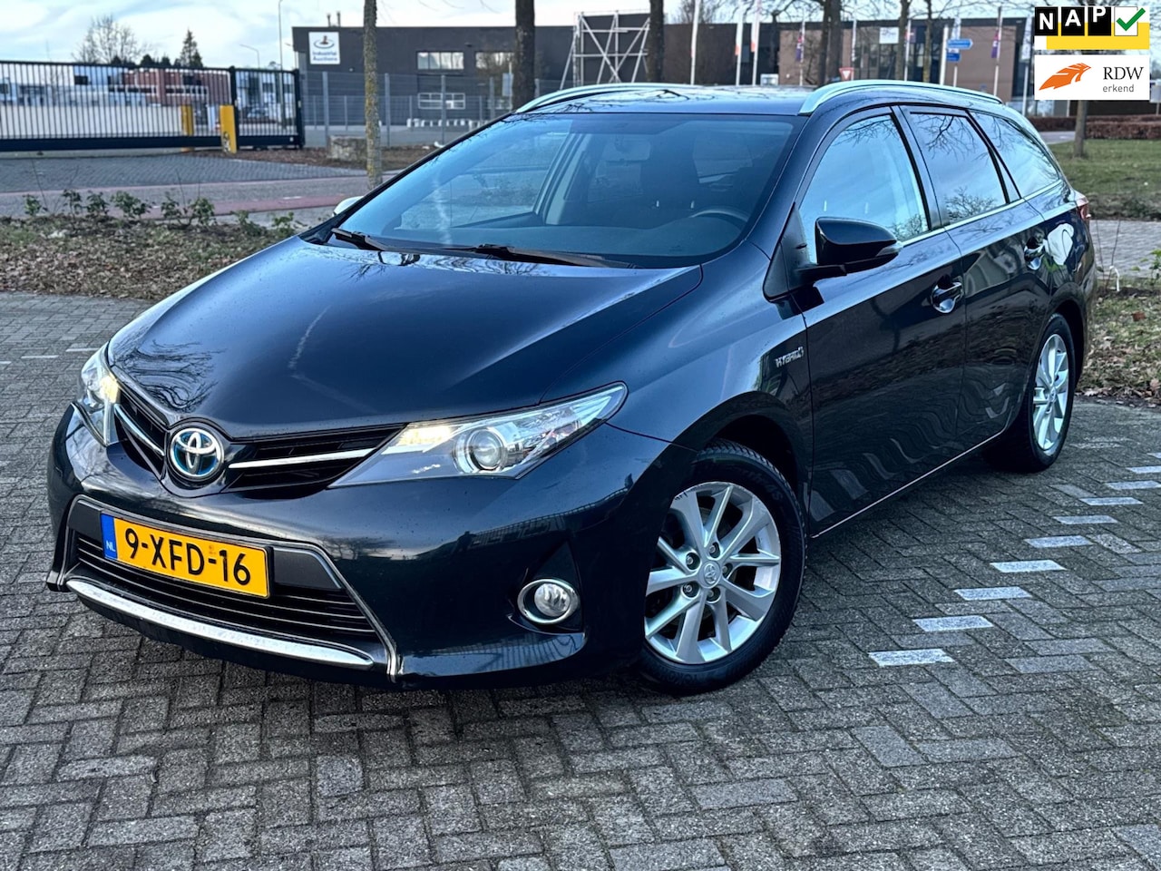 Toyota Auris Touring Sports - 1.8 Hybrid Lease/1e Eig/Dealer Onderhouden - AutoWereld.nl