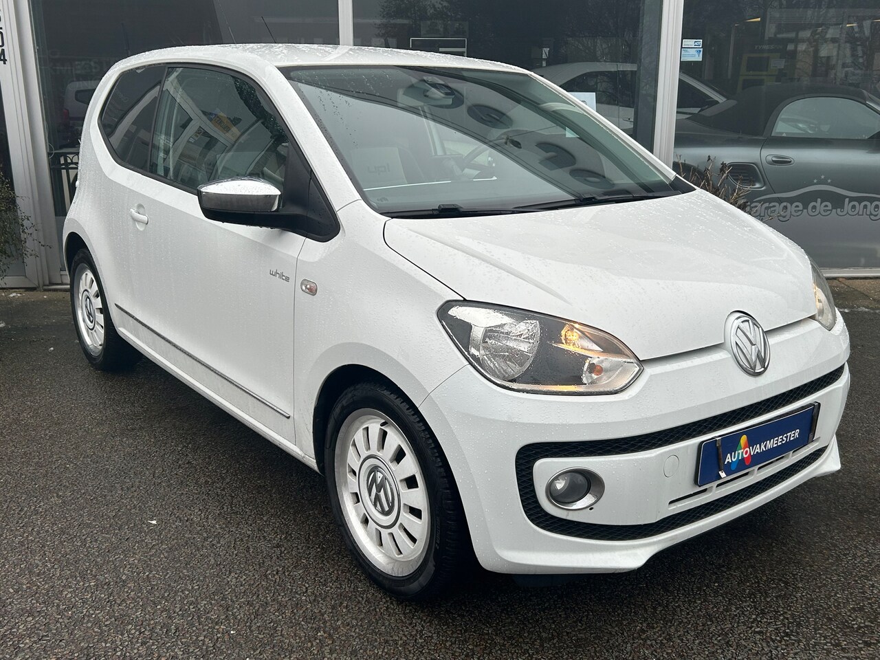 VOLKSWAGEN UP