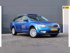 Skoda Octavia Combi - 1.6 TDI Elegance Businessline Pano/Navi/Clima/PDC