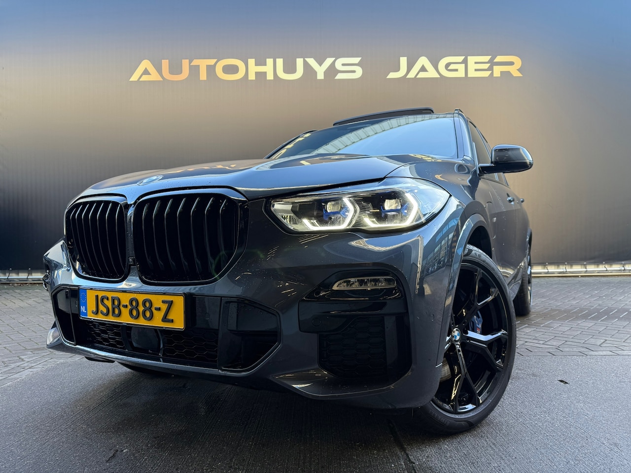 BMW X5 - XDrive45e High Executive Pano Laser Comfortstoelen - AutoWereld.nl