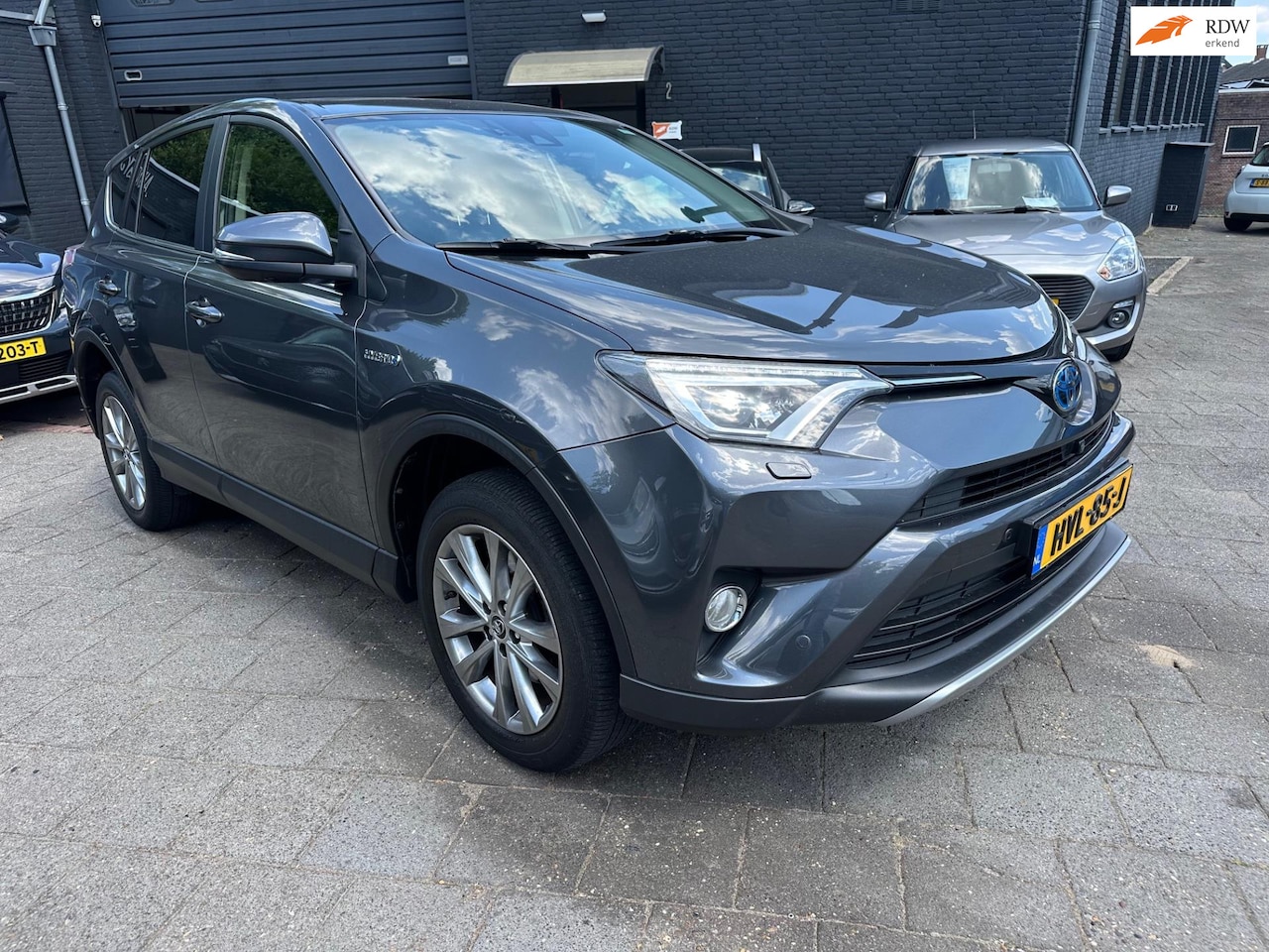 Toyota RAV4 - 2.5 Hybrid Exe|Aut|Schuifdak|Leder|BTW|Dealeronderhouden - AutoWereld.nl