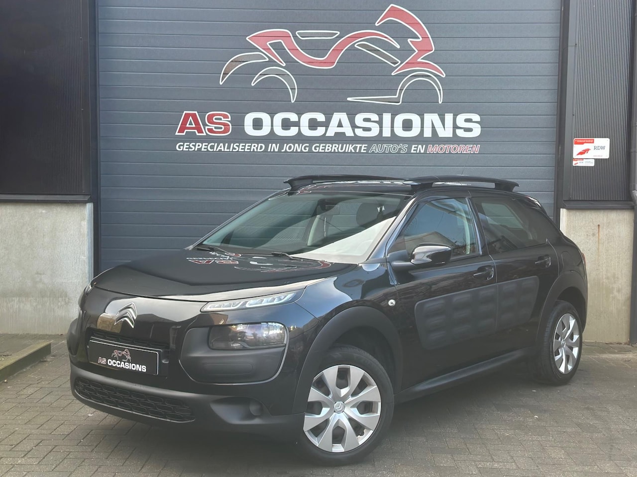 Citroën C4 Cactus - 1.2 VTi Business - Parkeersensoren - Airco - Navi - AutoWereld.nl