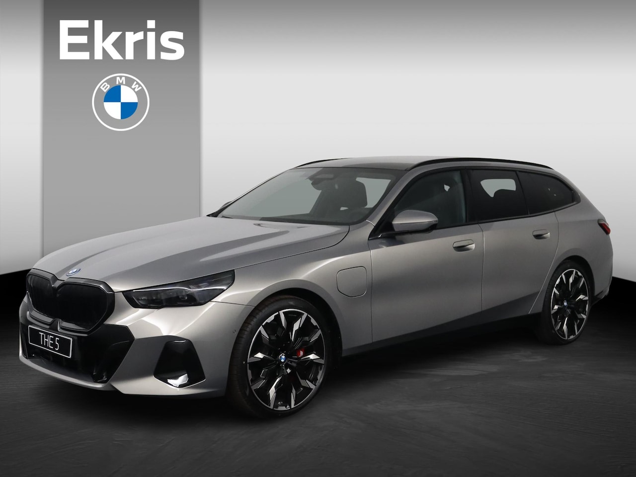 BMW 5-serie Touring - 550e xDrive | M Sportpakket Pro | Innovation Pack | Travel Pack | Comfort Pack | Panoramad - AutoWereld.nl