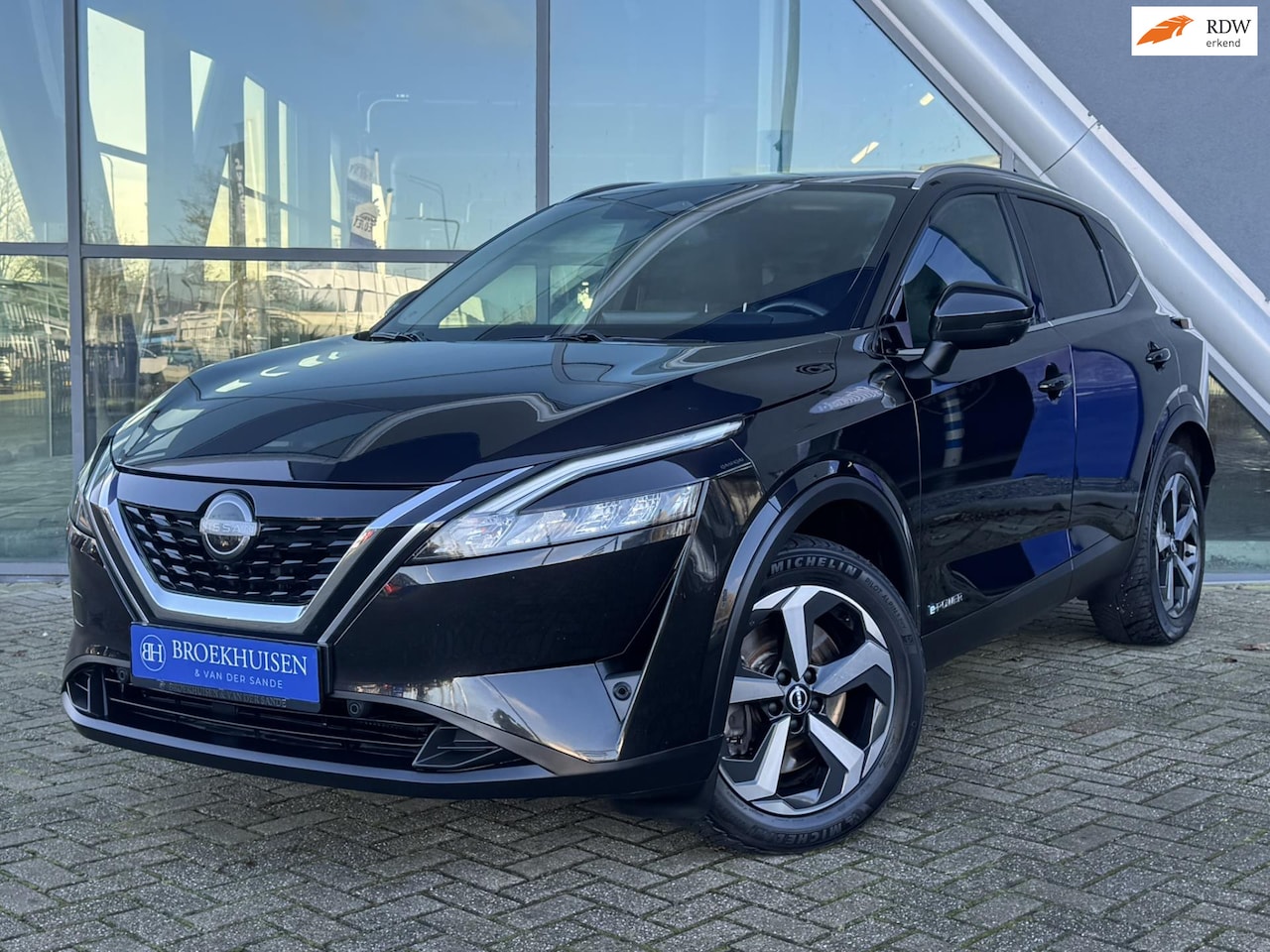 Nissan Qashqai - 1.5 e-Power N-Connecta 190pk Panoramadak / 360 Camera / 18inc Velgen - AutoWereld.nl