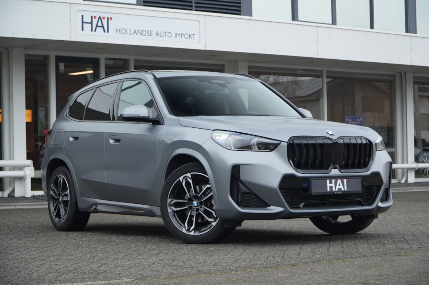 BMW X1 - sDrive18i M-Sport I Pano I Head-up I 19 Inch I - AutoWereld.nl