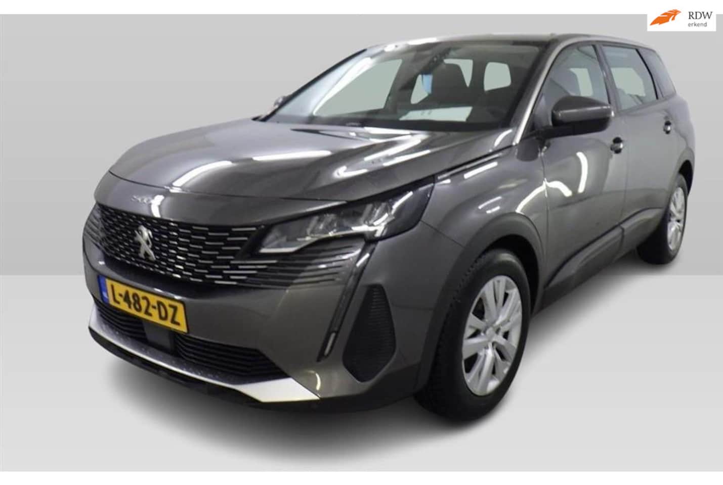 Peugeot 5008 - 1.2 PureTech Blue Lease Active 7 Persoons Navi Carplay Trekhaak - AutoWereld.nl