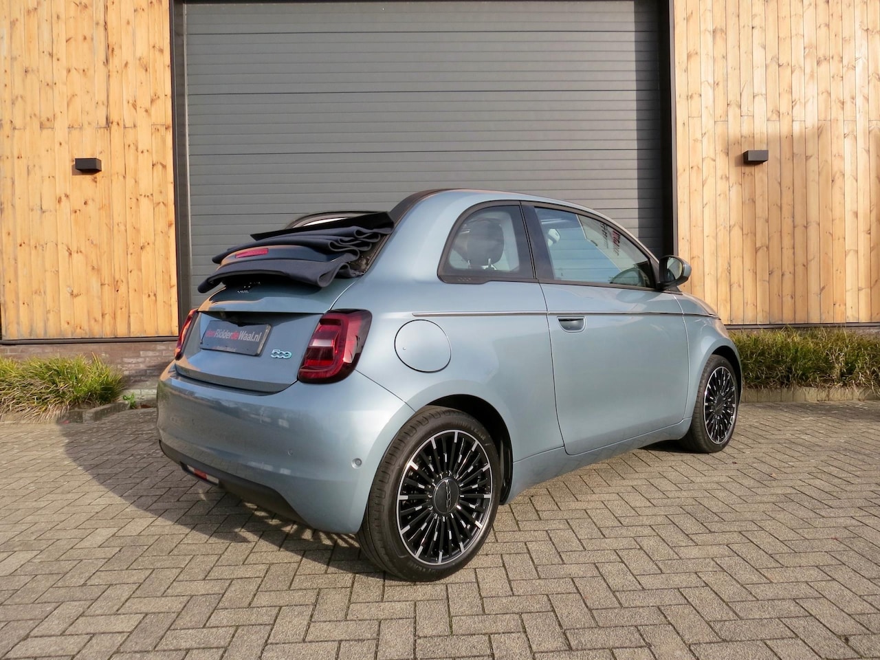 Fiat 500e - Icon 42 kWh Cabrio *Unieke kleur *Camera *17 inch - AutoWereld.nl
