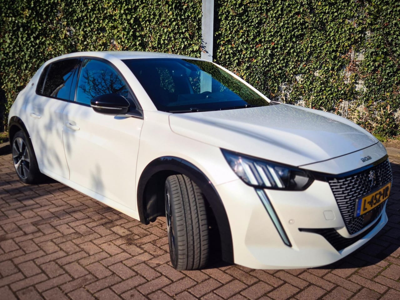 Peugeot e-208 - EV GT 350 50 kWh | Stoelverwarming | Accu 89% | Camera - AutoWereld.nl