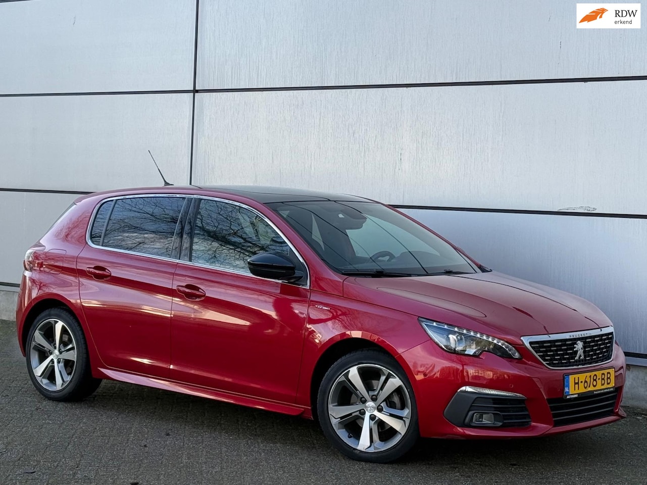 Peugeot 308 - 1.2 PureTech GT-line |Automaat |Pano |Camera |Massage |Stoelverw |Keyless |Denon |2e Eignr - AutoWereld.nl