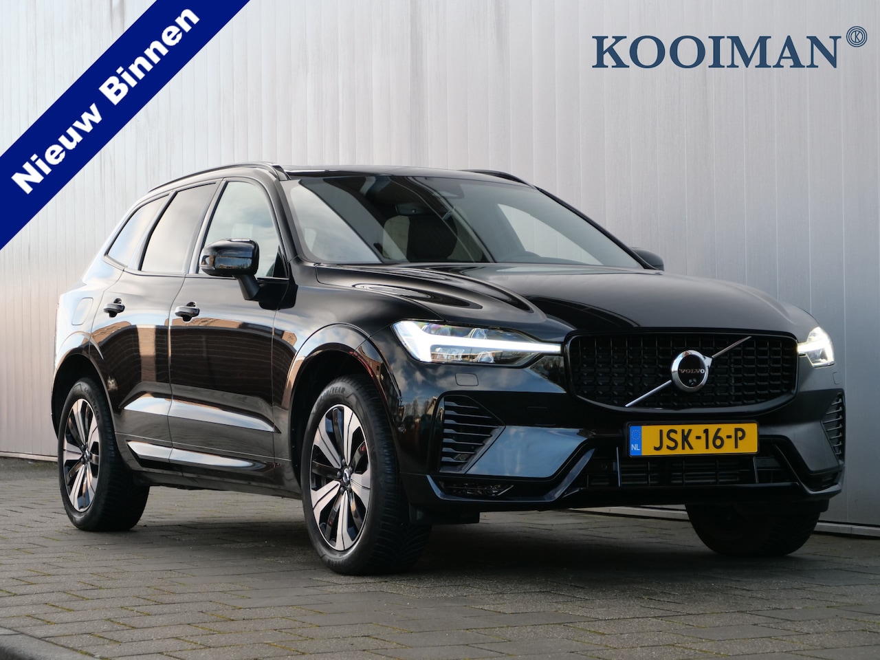 Volvo XC60 - 2.0 T6 Plug-in hybrid AWD Plus Dark 350 Pk Automaat Navi / Leer / Pano-dak / Apple Carplay - AutoWereld.nl
