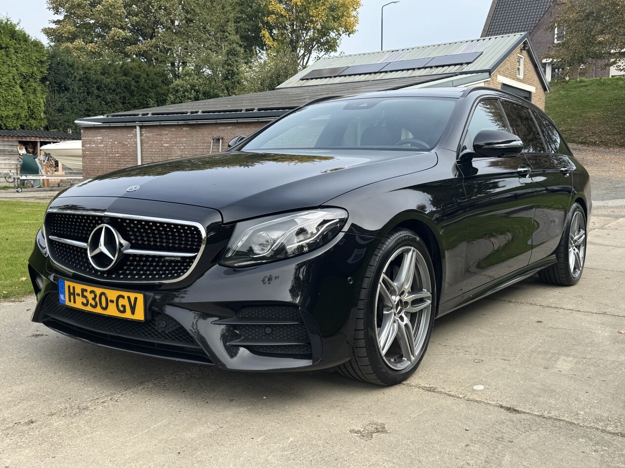 Mercedes-Benz E-klasse - 43 AMG 4MATIC PREMIUM + PANO 360°CAM BURMESTER AIRMATIC NIEUWSTAAT - AutoWereld.nl