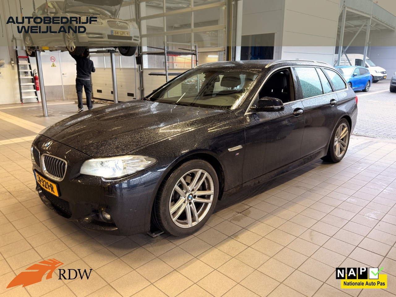 BMW 5-serie Touring - 520i M Sport Edition High Executive I NL-Auto I leder I 184 PK I M-pakket I 18" I 2de eig - AutoWereld.nl